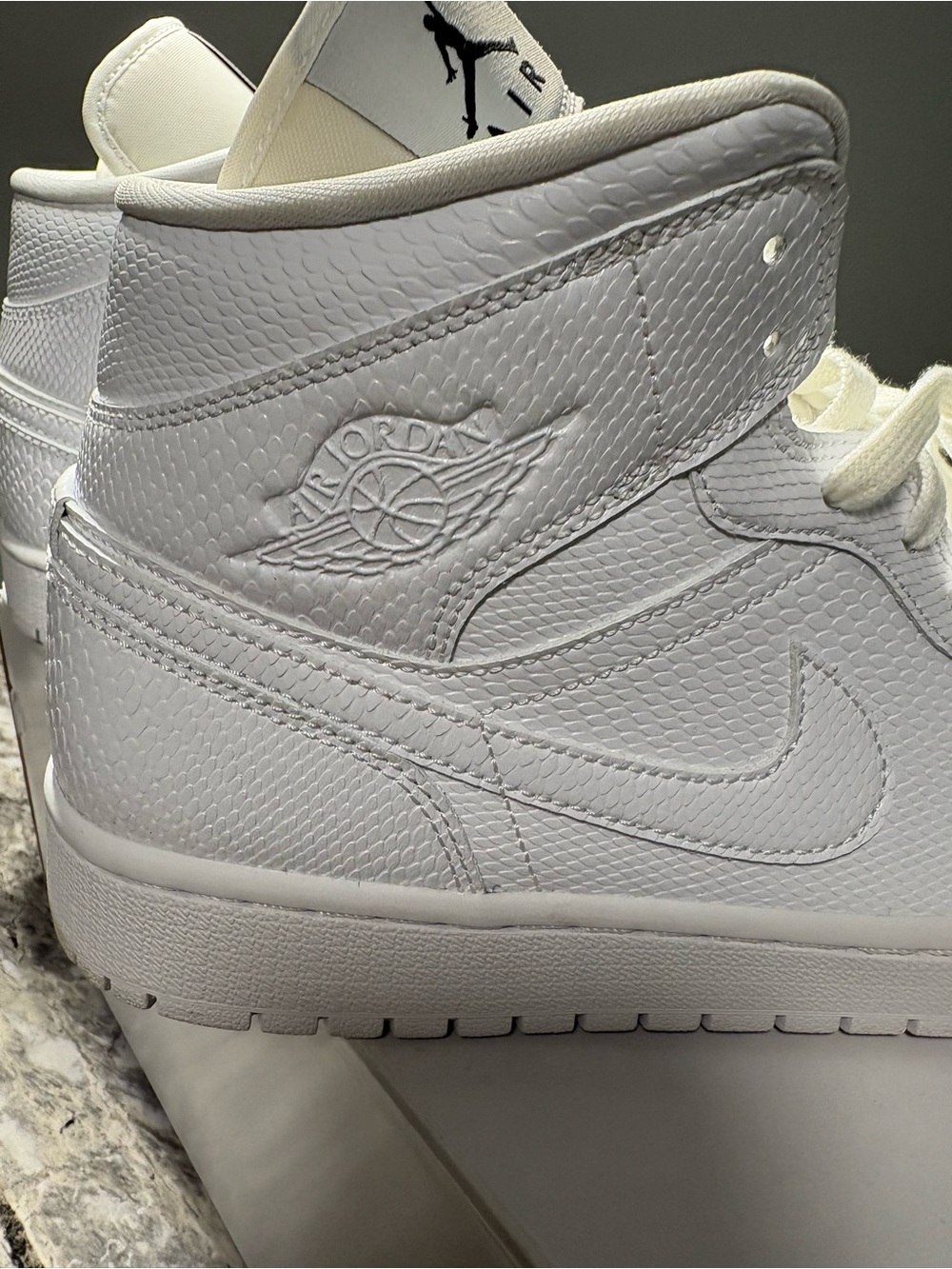 MENS AIR JORDAN 1 MID TRIPLE WHITE SIZE 10 Sneakers - White - Picture 9 of 15